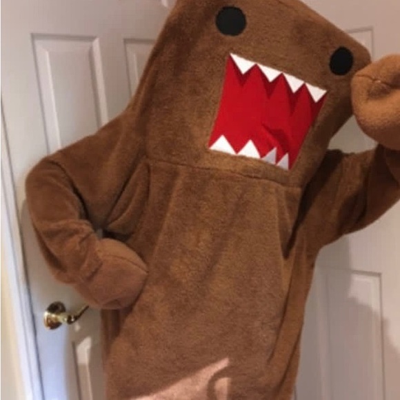 ANYONE HAS THIS DOMO COSTUME that their willing to sell to me anyone - Picture 2 of 3